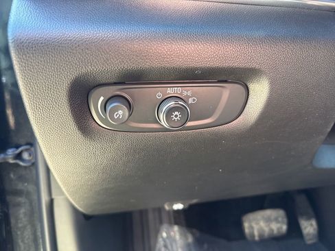 Used 2023 Chevrolet Traverse Premier w/ Redline Edition image 11