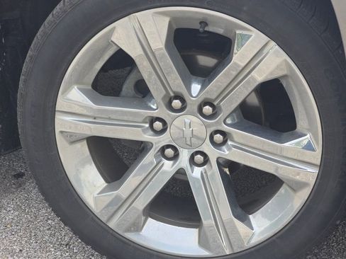 Used 2017 Chevrolet Tahoe Premier AWD/4WD image 9
