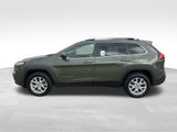 Used 2018 Jeep Cherokee Latitude w/ Cold Weather Group image 2