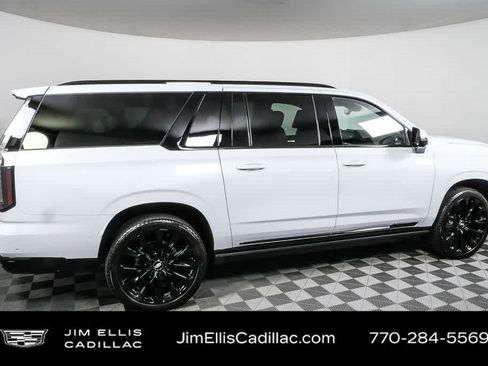 Used 2026 Cadillac Escalade ESV Platinum Sport w/ LPO, ONYX Package AWD/4WD image 22