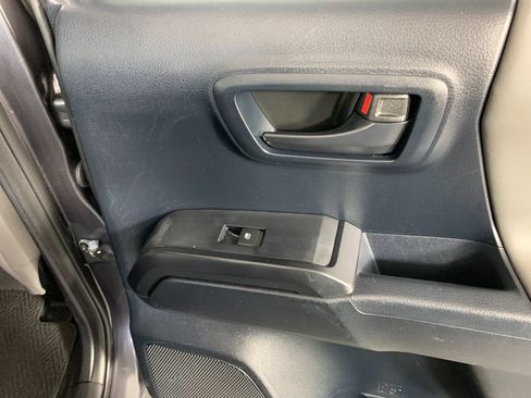 Used 2016 Toyota Tacoma SR RWD image 31