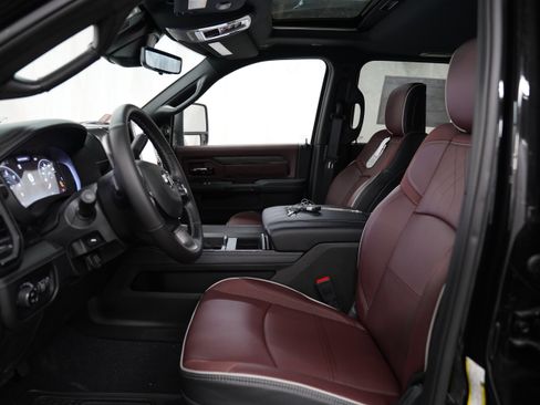 New 2026 RAM 2500 Limited AWD/4WD image 4