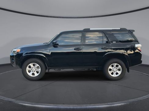 Used 2024 Toyota 4Runner SR5 RWD image 5