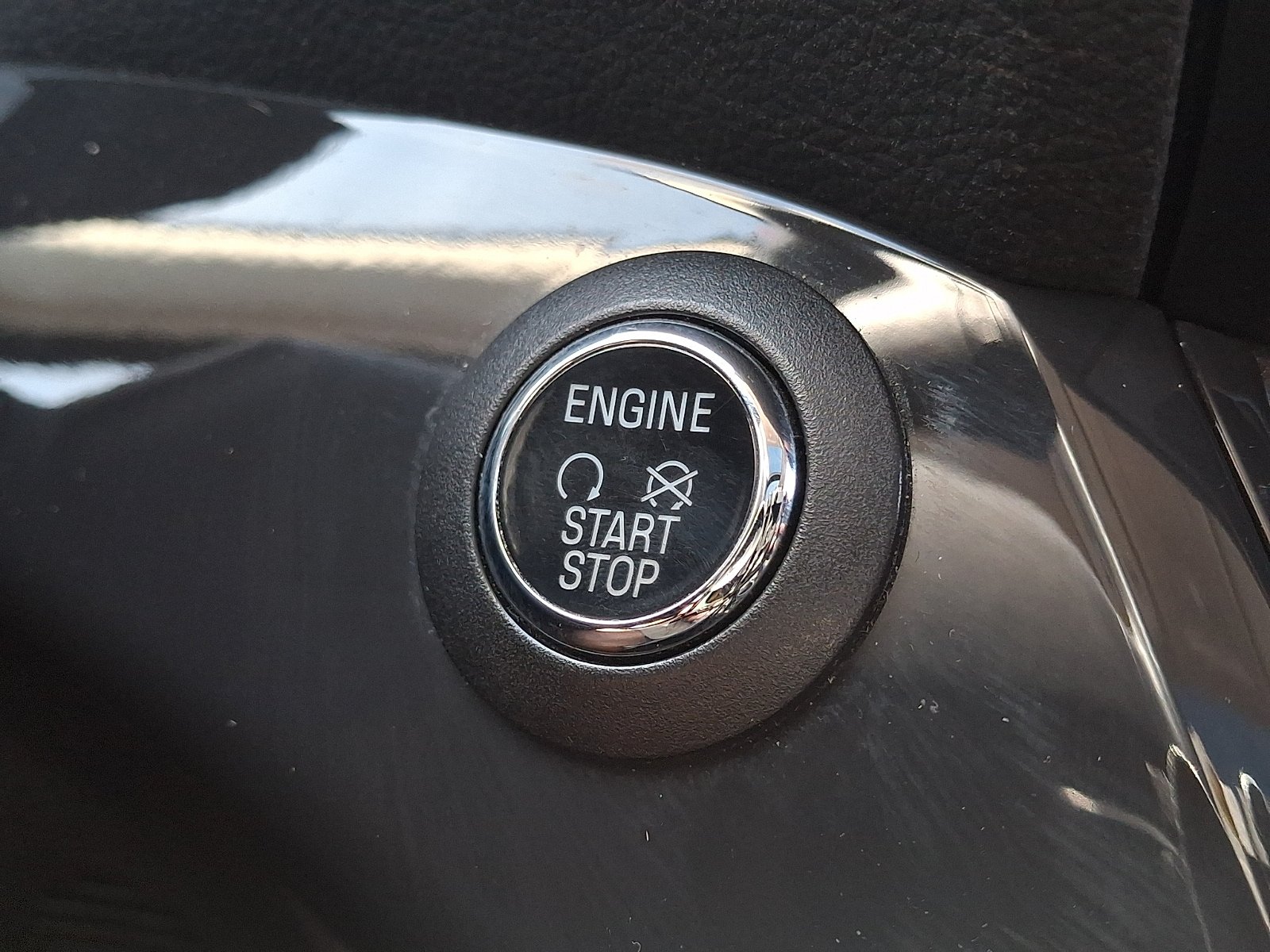 Used 2014 Ford Escape Titanium w/ Equipment Group 401A FWD image 26