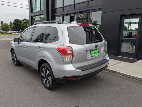 Used 2017 Subaru Forester 2.5i w/ Alloy Wheel Package AWD/4WD image 4