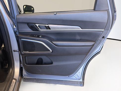 Used 2021 Kia Telluride SX w/ SX Prestige Package image 34