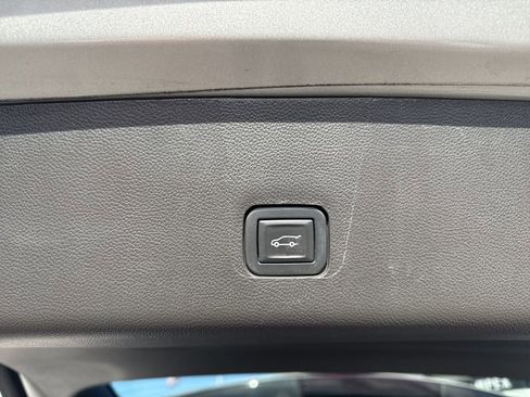 Used 2022 Chevrolet Traverse Premier w/ Redline Edition image 34