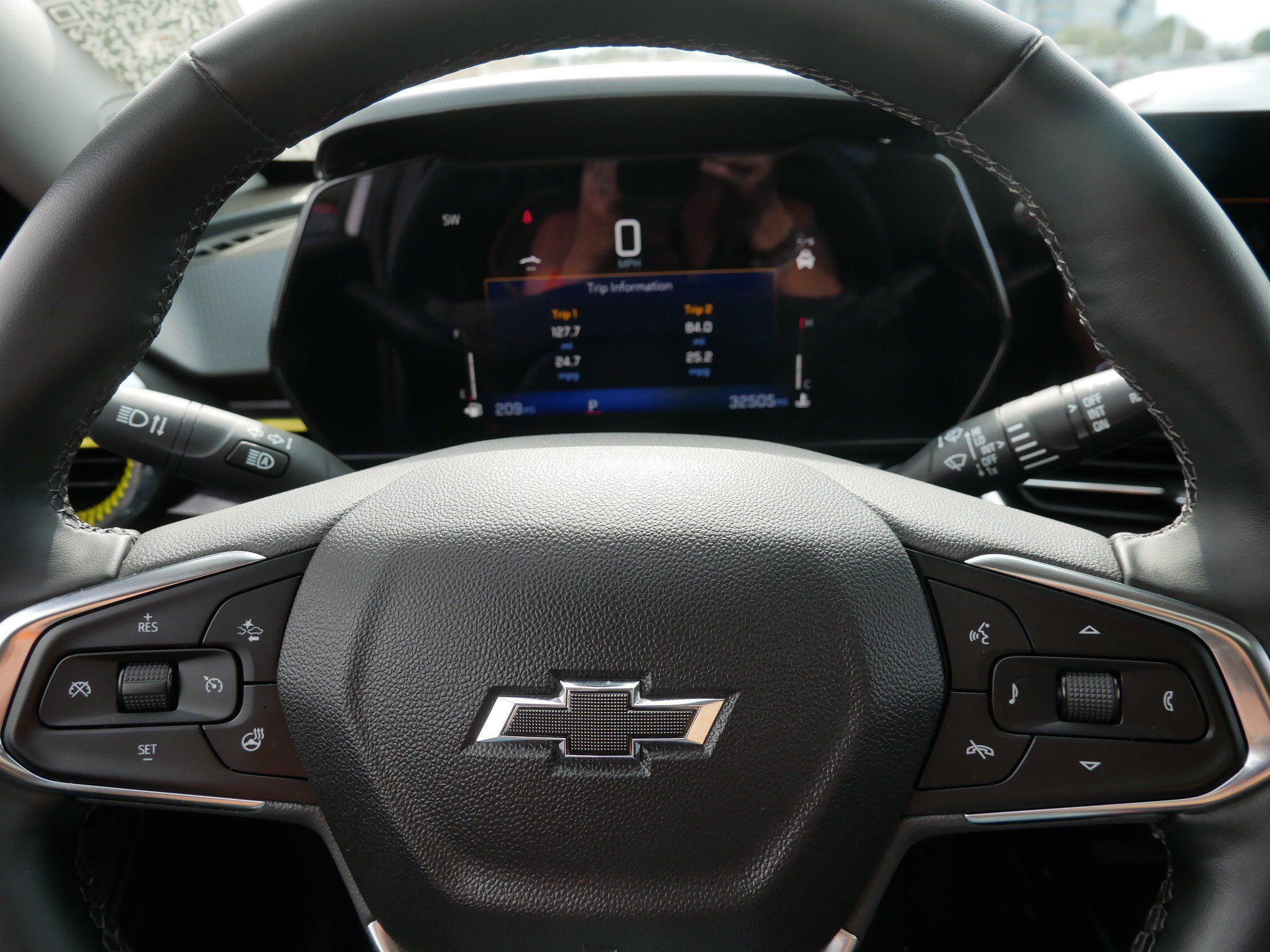 Used 2025 Chevrolet Trax ACTIV w/ Sunroof Package FWD image 29