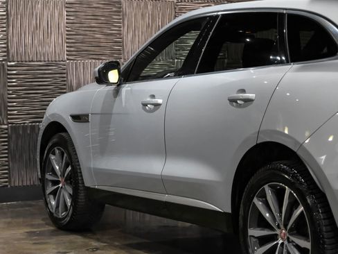 Used 2021 Jaguar F-PACE S image 12