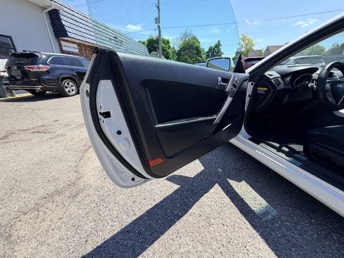 Used 2010 Hyundai Genesis 2.0T RWD image 46