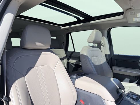 Used 2024 Ford Expedition Max Limited image 55