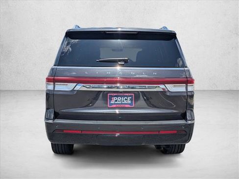 Used 2024 Lincoln Navigator Reserve AWD/4WD image 7