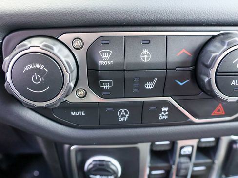 New 2026 Jeep Wrangler Unlimited Sahara AWD/4WD image 19