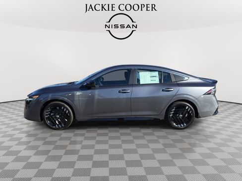 New 2026 Nissan Sentra SR w/ Floor Mat Package image 2