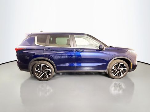 Used 2022 Mitsubishi Outlander SE FWD image 11