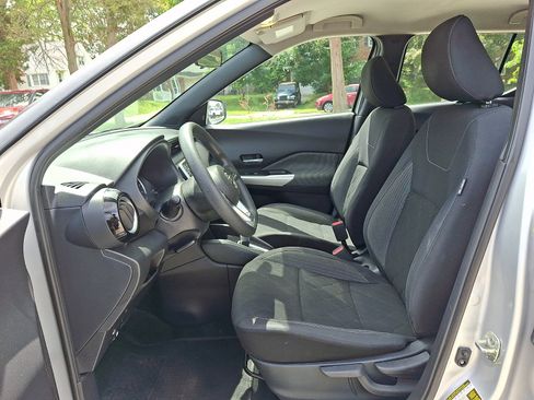 Used 2020 Nissan Kicks SV FWD image 14