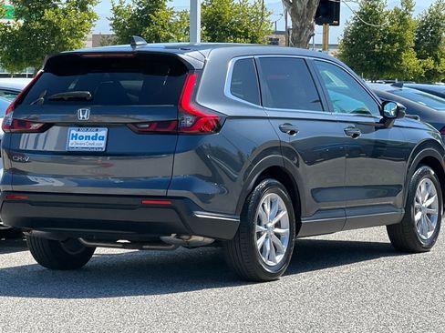 Used 2023 Honda CR-V EX image 8