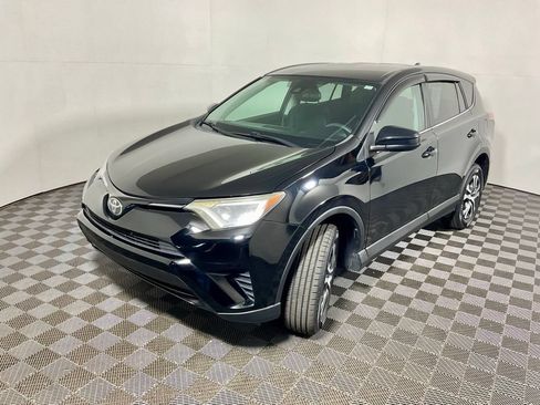 Used 2018 Toyota RAV4 LE w/ Carpet Mat Package AWD/4WD image 8
