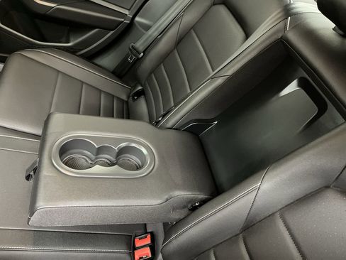 Used 2024 Volkswagen Jetta SE w/ Panoramic Sunroof Package image 13