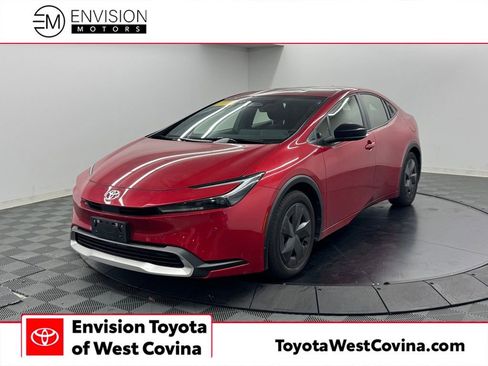 Used 2025 Toyota Prius Plug-In Hybrid FWD image 1