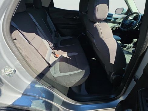 Used 2025 Chevrolet TrailBlazer LT AWD/4WD image 19