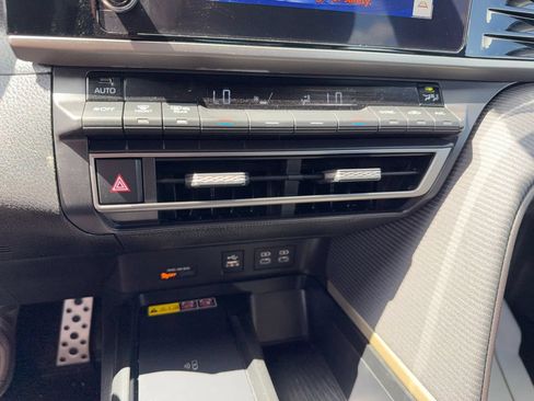 Used 2025 Toyota Camry SE FWD image 21