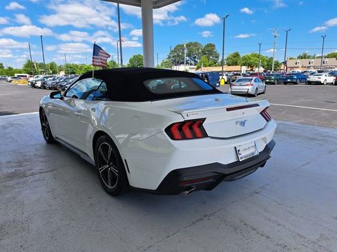 Used 2025 Ford Mustang Premium RWD image 4