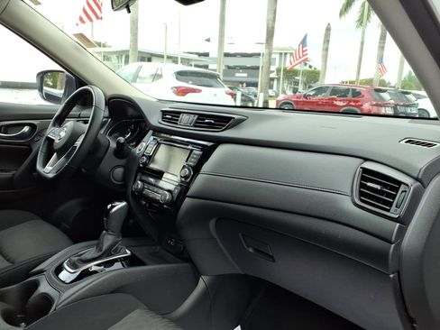 Certified 2020 Nissan Rogue SV image 20