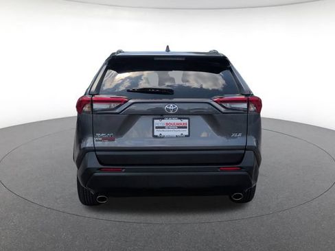 Used 2021 Toyota RAV4 XLE FWD image 5