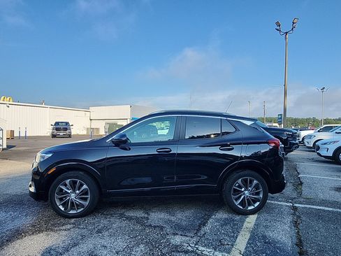 Used 2021 Buick Encore GX Select w/ Sport Touring Package FWD image 2