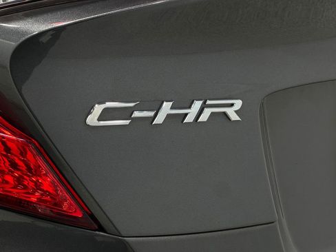 Used 2018 Toyota C-HR XLE image 37