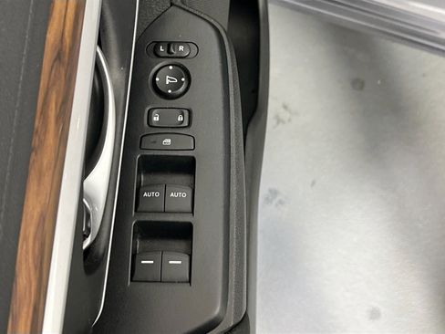 Used 2022 Honda CR-V EX image 17