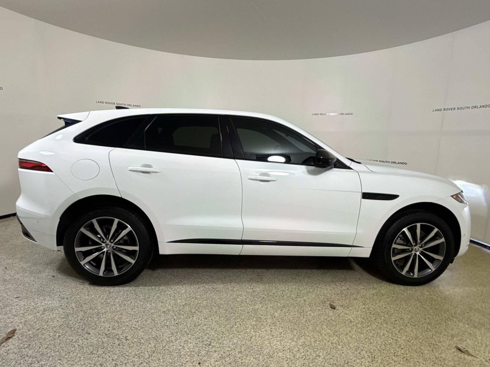 Certified 2026 Jaguar F-PACE R-Dynamic S AWD/4WD image 6