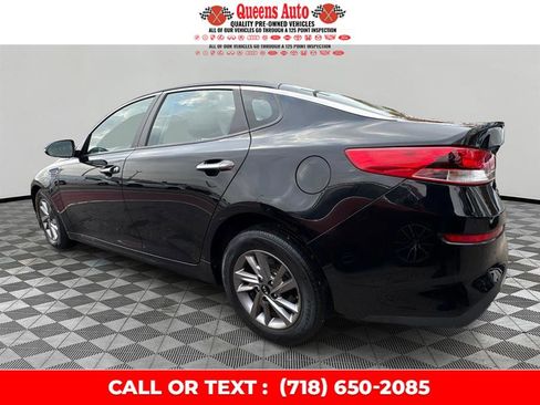 Used 2020 Kia Optima LX image 4