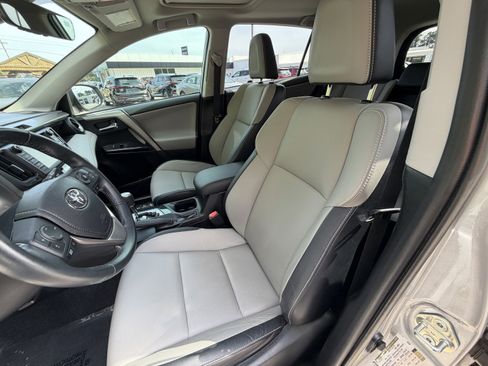 Used 2016 Toyota RAV4 Limited FWD image 18