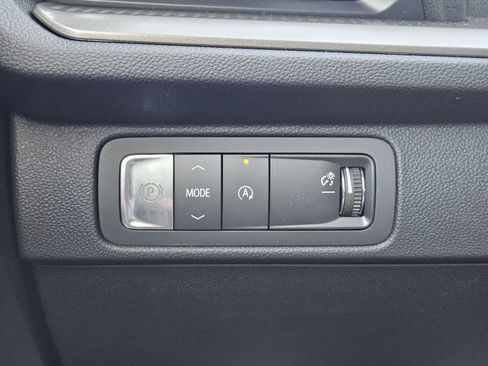 New 2026 Chevrolet Traverse LT w/ Sun and Wheel Package FWD image 22