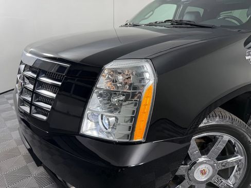 Used 2013 Cadillac Escalade EXT Premium AWD/4WD image 11