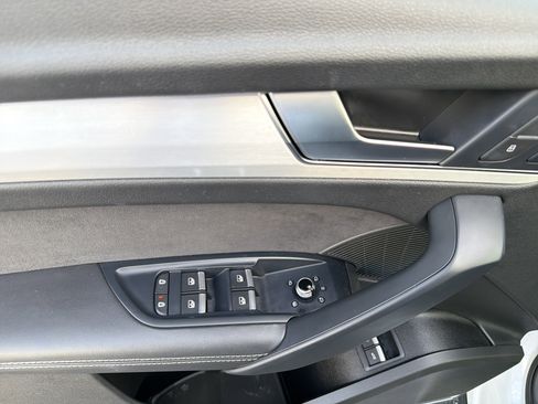 Certified 2024 Audi Q5 e Prestige AWD/4WD image 7
