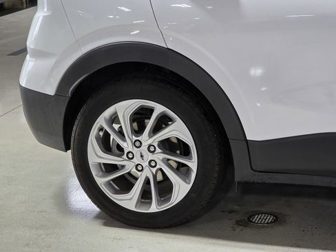 Used 2023 Chevrolet Bolt EUV LT w/ Comfort Package image 9