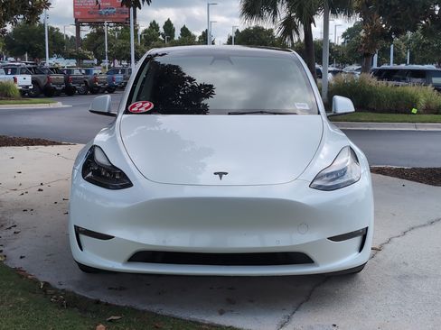 Used 2022 Tesla Model Y Performance AWD/4WD image 3