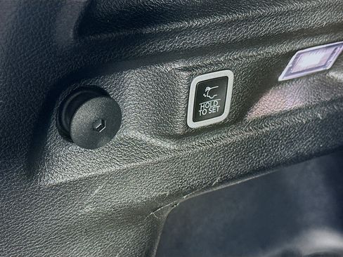 Used 2023 Jeep Grand Cherokee L Limited RWD image 31