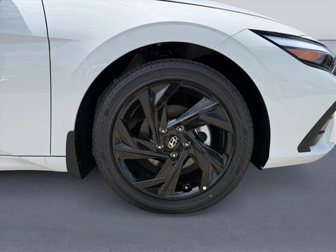 New 2026 Hyundai Elantra SEL Sport FWD image 9