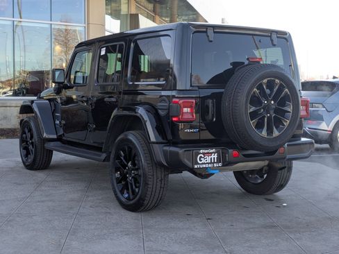 Used 2023 Jeep Wrangler Sahara image 8