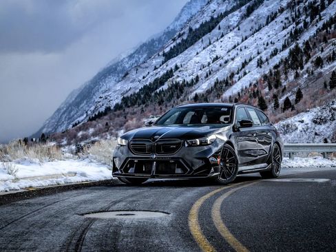 New 2026 BMW M5 Touring image 2