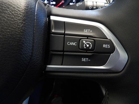 Used 2024 Jeep Compass Latitude w/ Sun and Sound Group AWD/4WD image 31