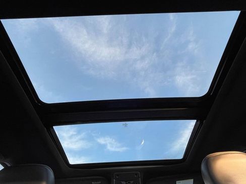 Used 2019 Ford F150 Platinum w/ Equipment Group 701A Luxury image 15