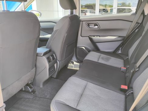 Used 2025 Nissan Rogue SV AWD/4WD image 26