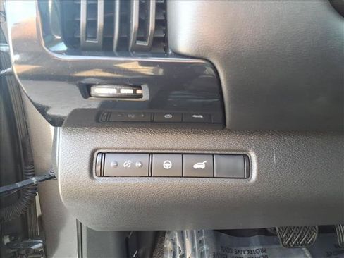 Used 2024 Nissan Pathfinder SV AWD/4WD image 21