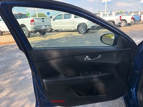 Used 2021 Kia Forte LXS image 10