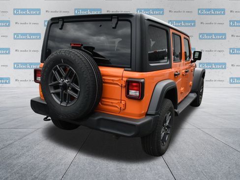 Used 2025 Jeep Wrangler Sport image 12